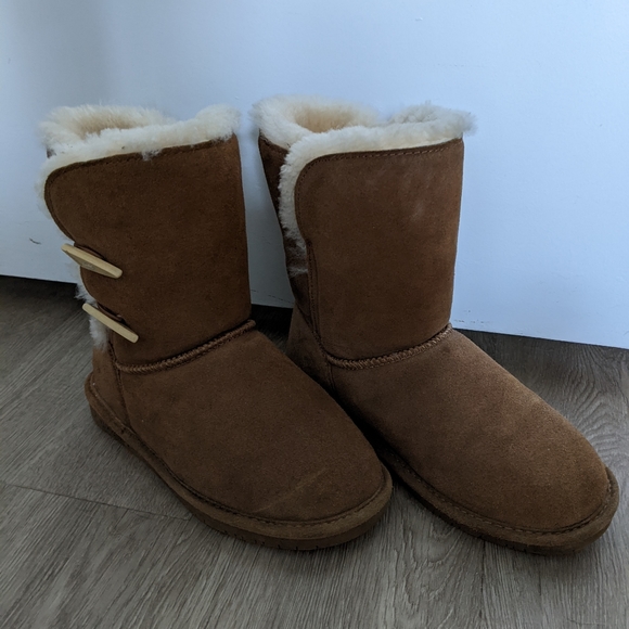 Bearpaw Boots - Picture 1 of 9